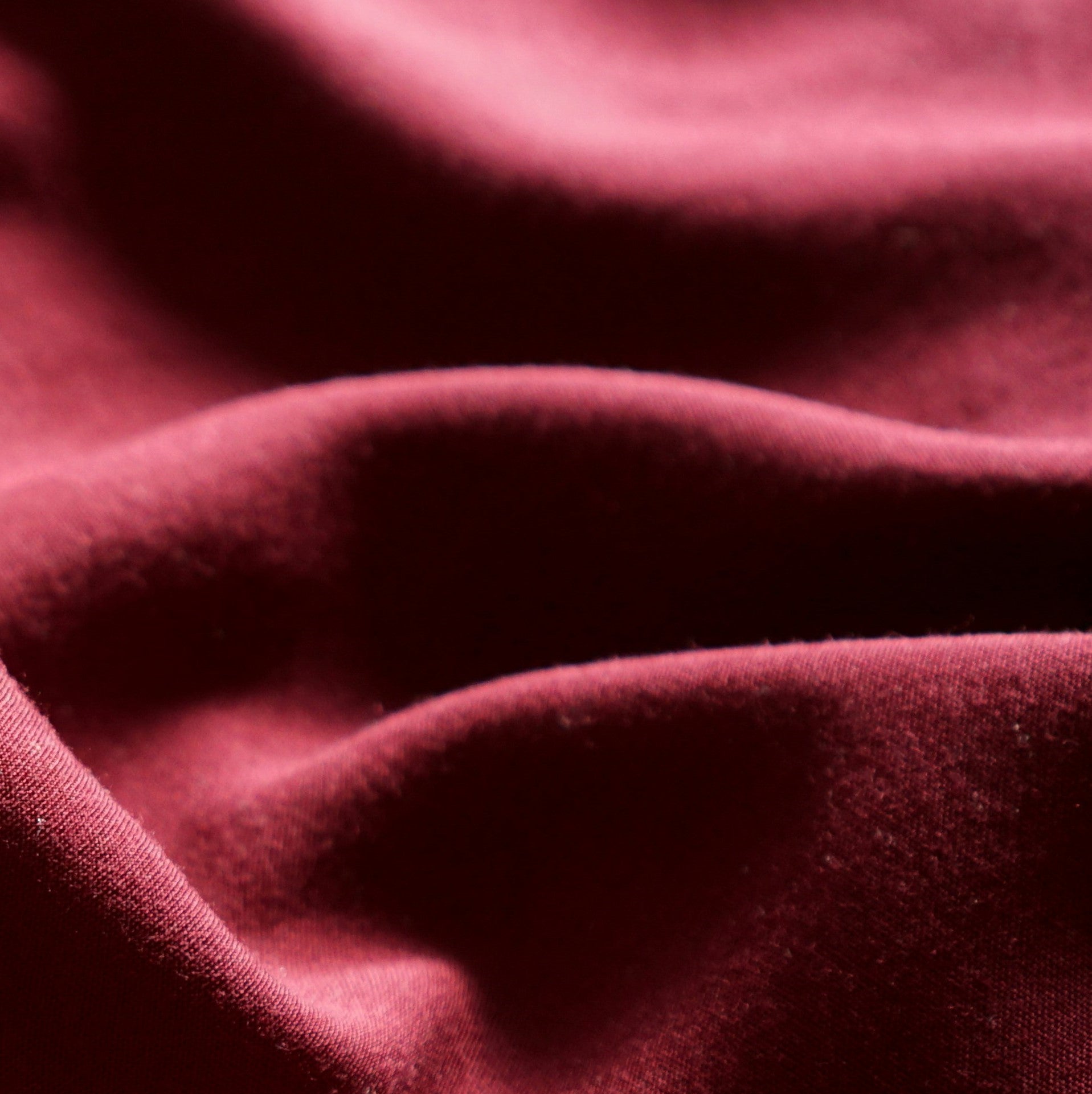 What to Wear With a Burgundy T-shirt?